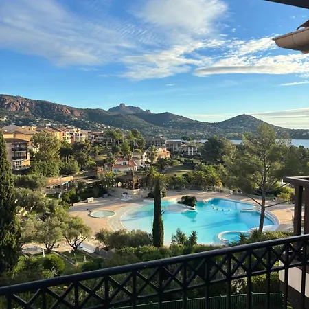 Apartment Cap Esterel Pessy 4 Personnes Avec Magnifique Vue Piscines Et Massif De L Esterel
