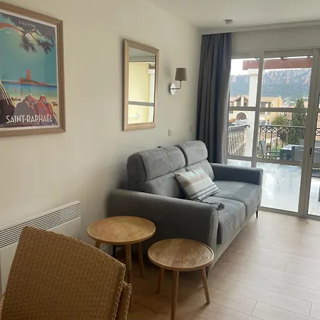 Cap Esterel Pessy 4 Personnes Avec Magnifique Vue Piscines Et Massif De L Esterel Lejlighed