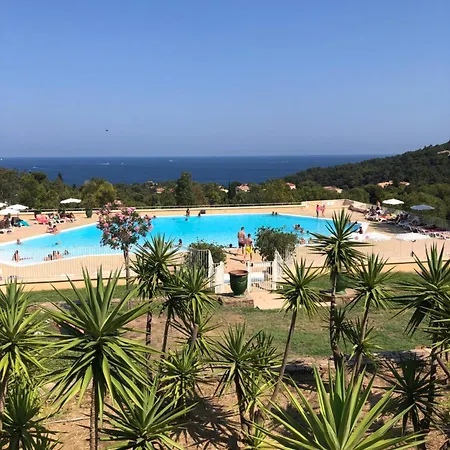 Cap Esterel Pessy 4 Personnes Avec Magnifique Vue Piscines Et Massif De L Esterel * Saint-Raphaël