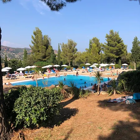 Cap Esterel Pessy 4 Personnes Avec Magnifique Vue Piscines Et Massif De L Esterel Apartment Saint-Raphael (Var)