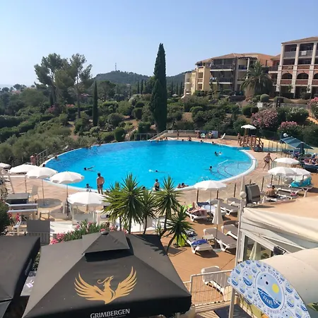 Cap Esterel Pessy 4 Personnes Avec Magnifique Vue Piscines Et Massif De L Esterel Saint-Raphael (Var)