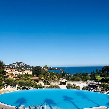 Cap Esterel Pessy 4 Personnes Avec Magnifique Vue Piscines Et Massif De L Esterel Saint-Raphael (Var)