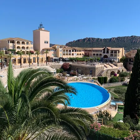 Cap Esterel Pessy 4 Personnes Avec Magnifique Vue Piscines Et Massif De L Esterel Apartment Saint-Raphael (Var)